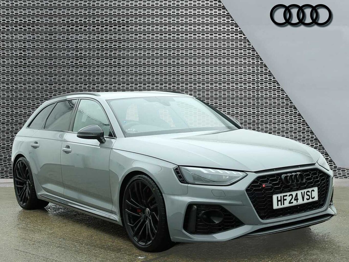 Main listing image - Audi RS4