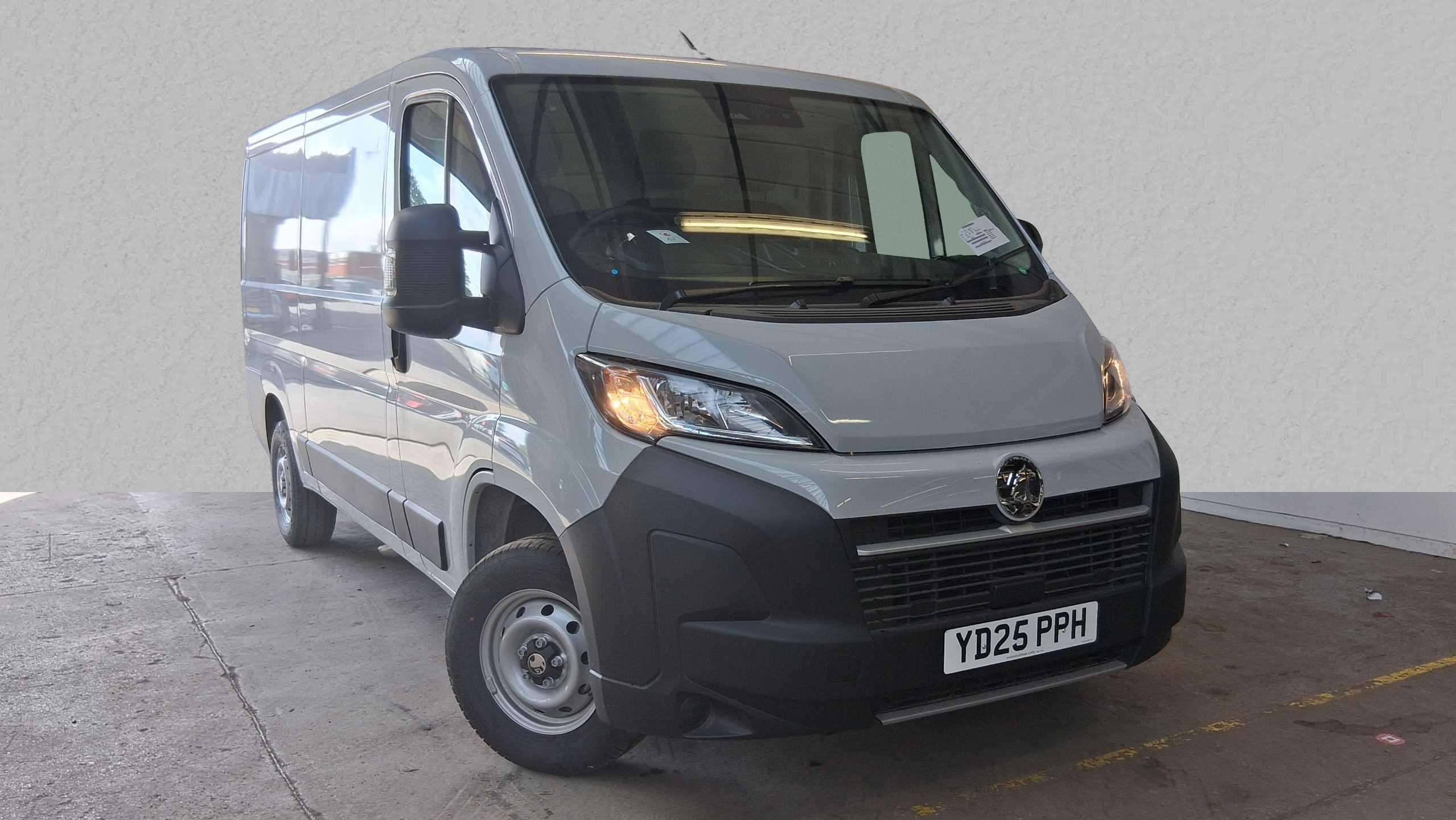 Main listing image - Vauxhall Movano