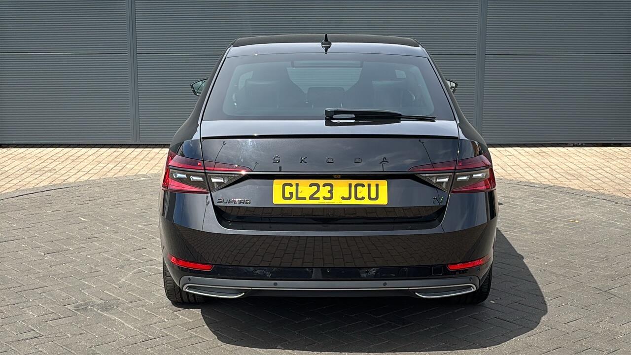 Main listing image - Skoda Superb
