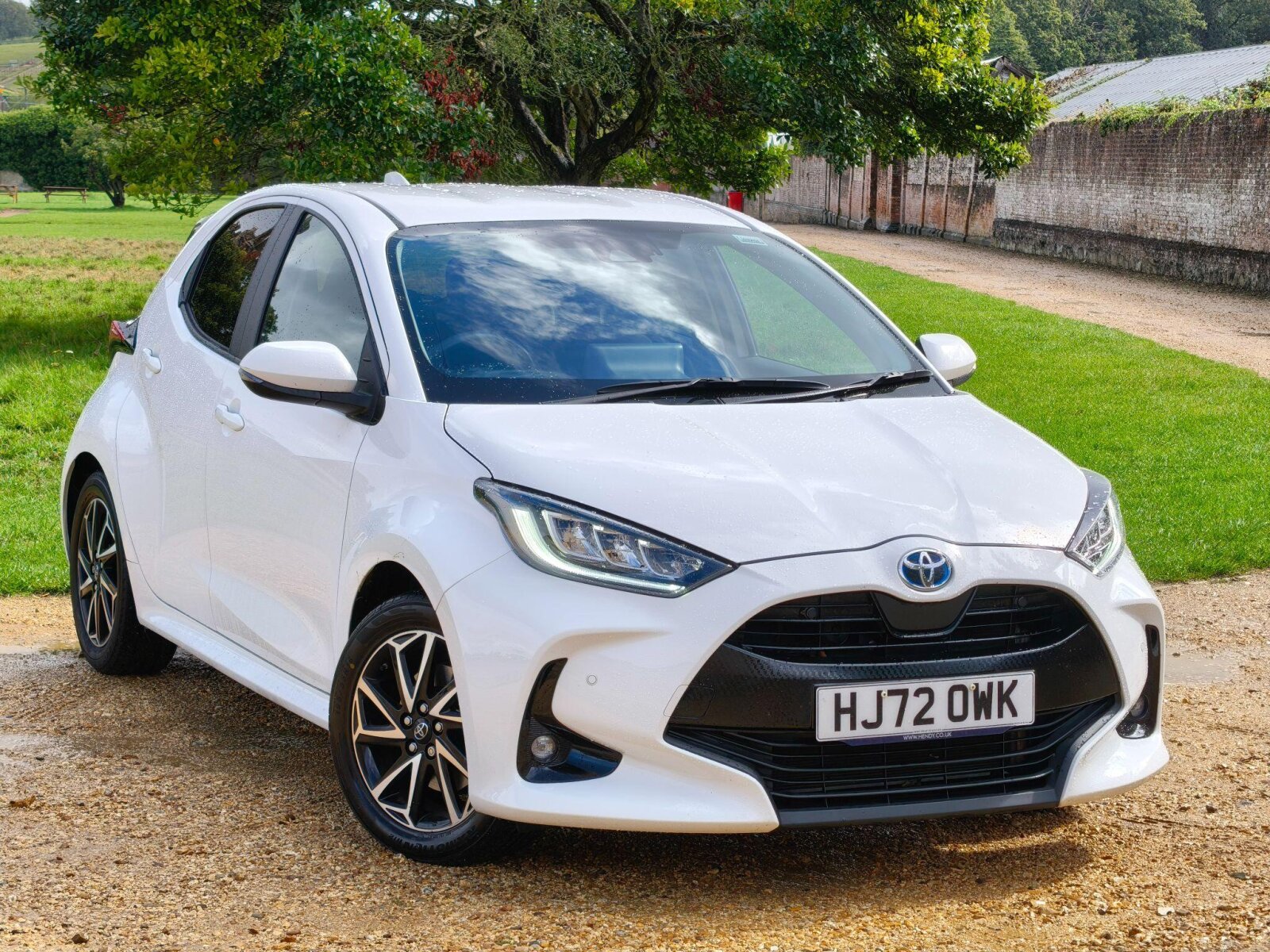 Main listing image - Toyota Yaris