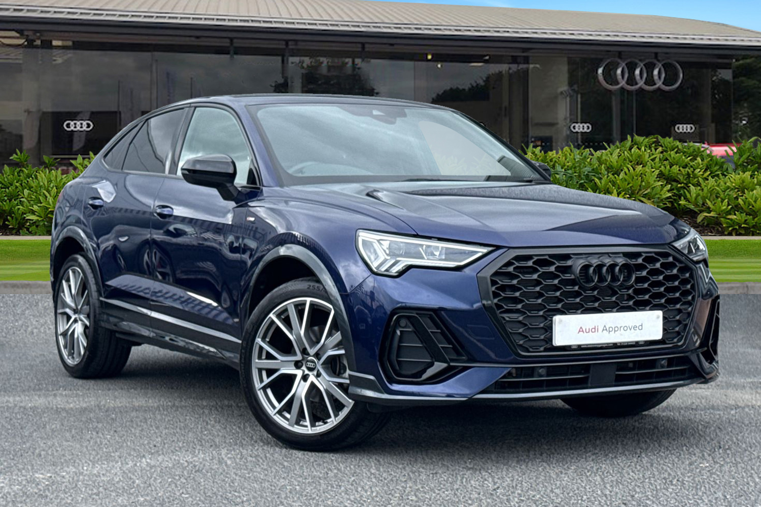 Main listing image - Audi Q3