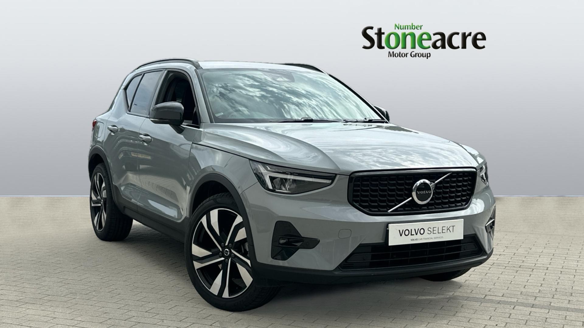 Main listing image - Volvo XC40