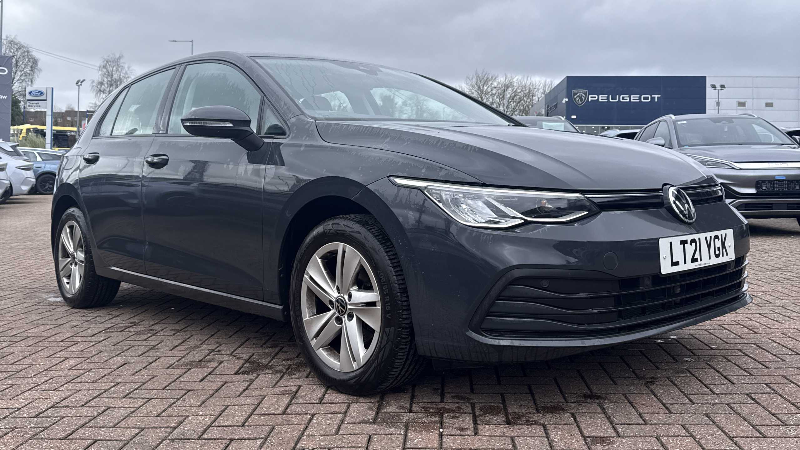 Main listing image - Volkswagen Golf