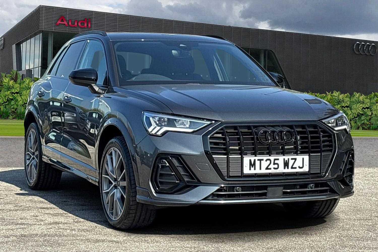 Main listing image - Audi Q3