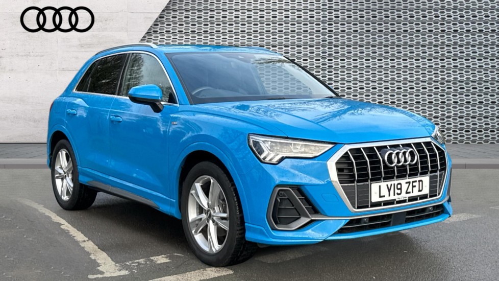 Main listing image - Audi Q3