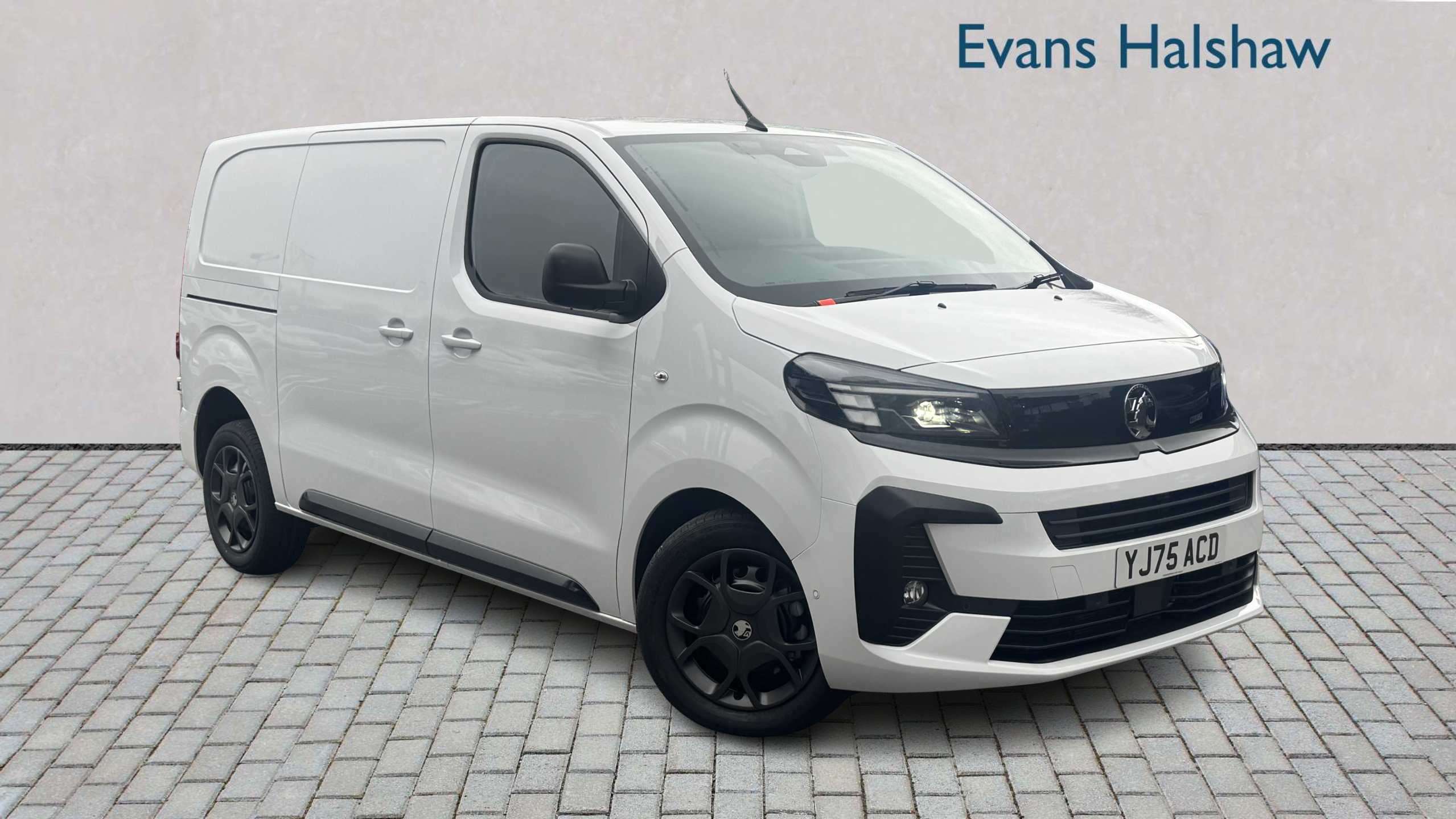 Main listing image - Vauxhall Vivaro