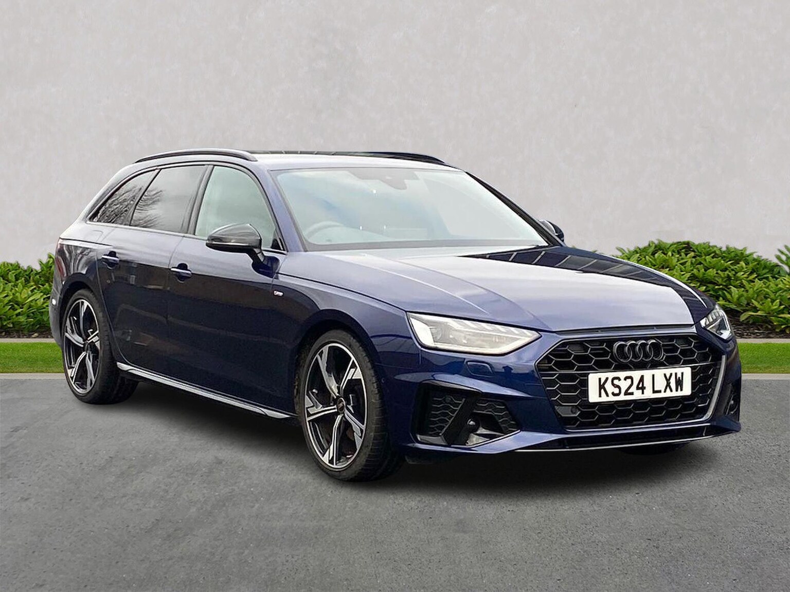 Main listing image - Audi A4 Avant