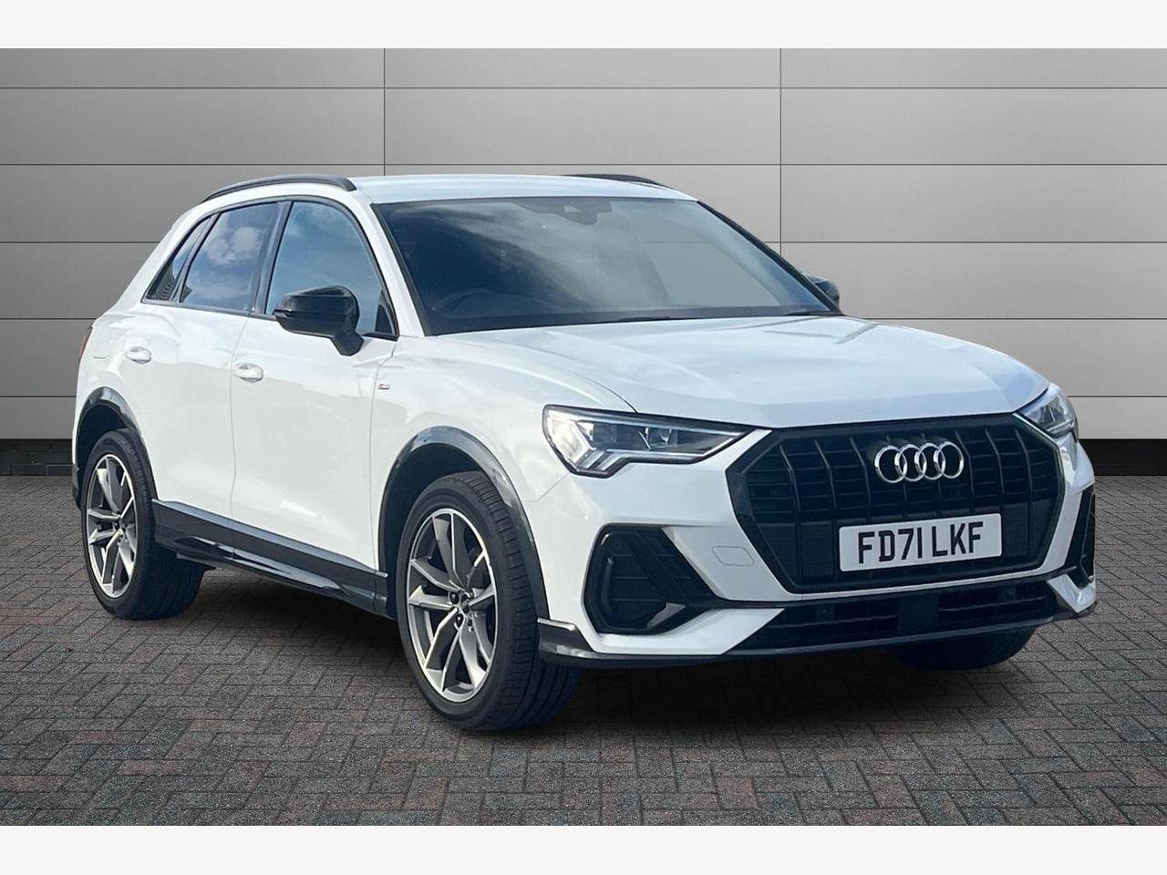 Main listing image - Audi Q3