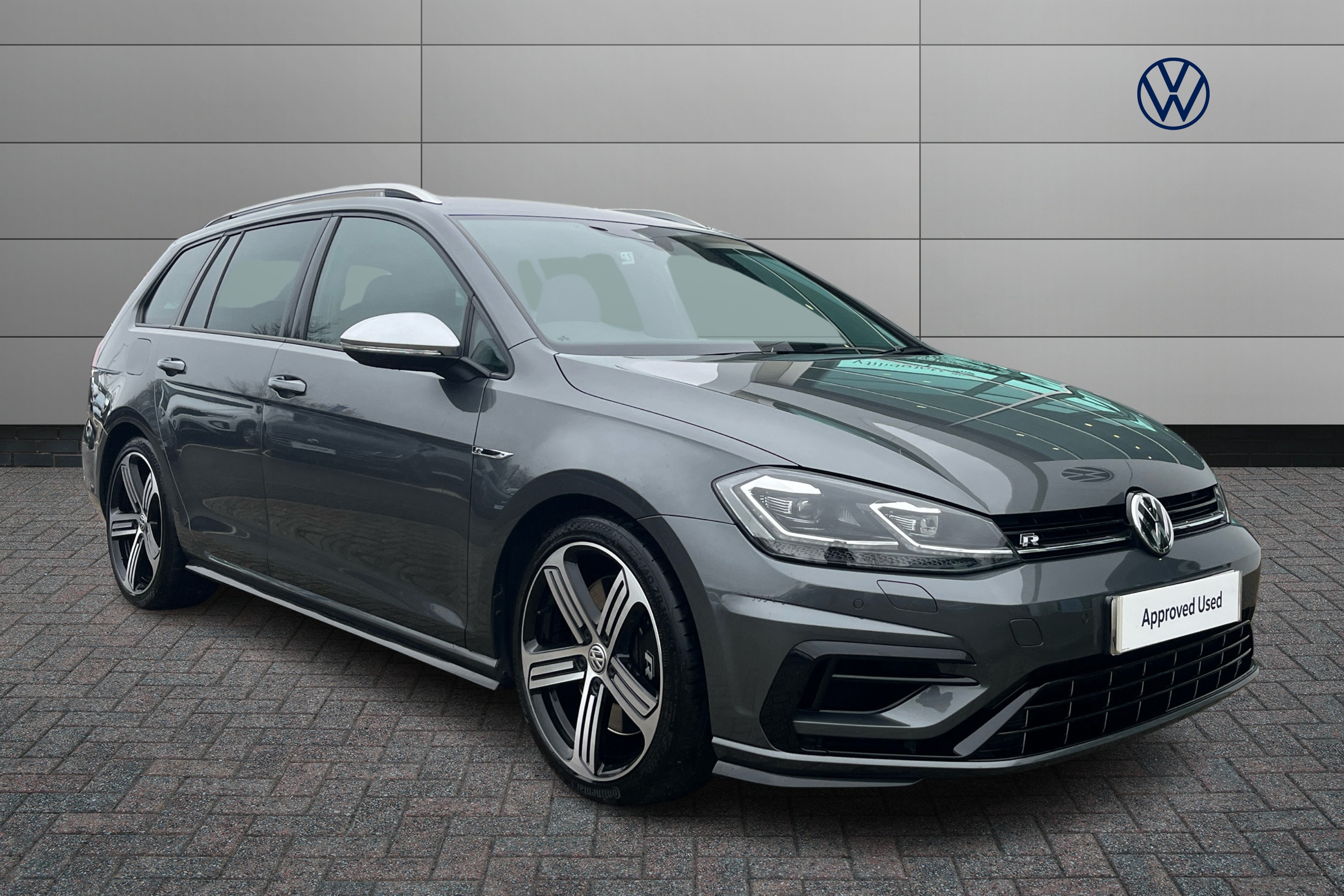Main listing image - Volkswagen Golf Estate