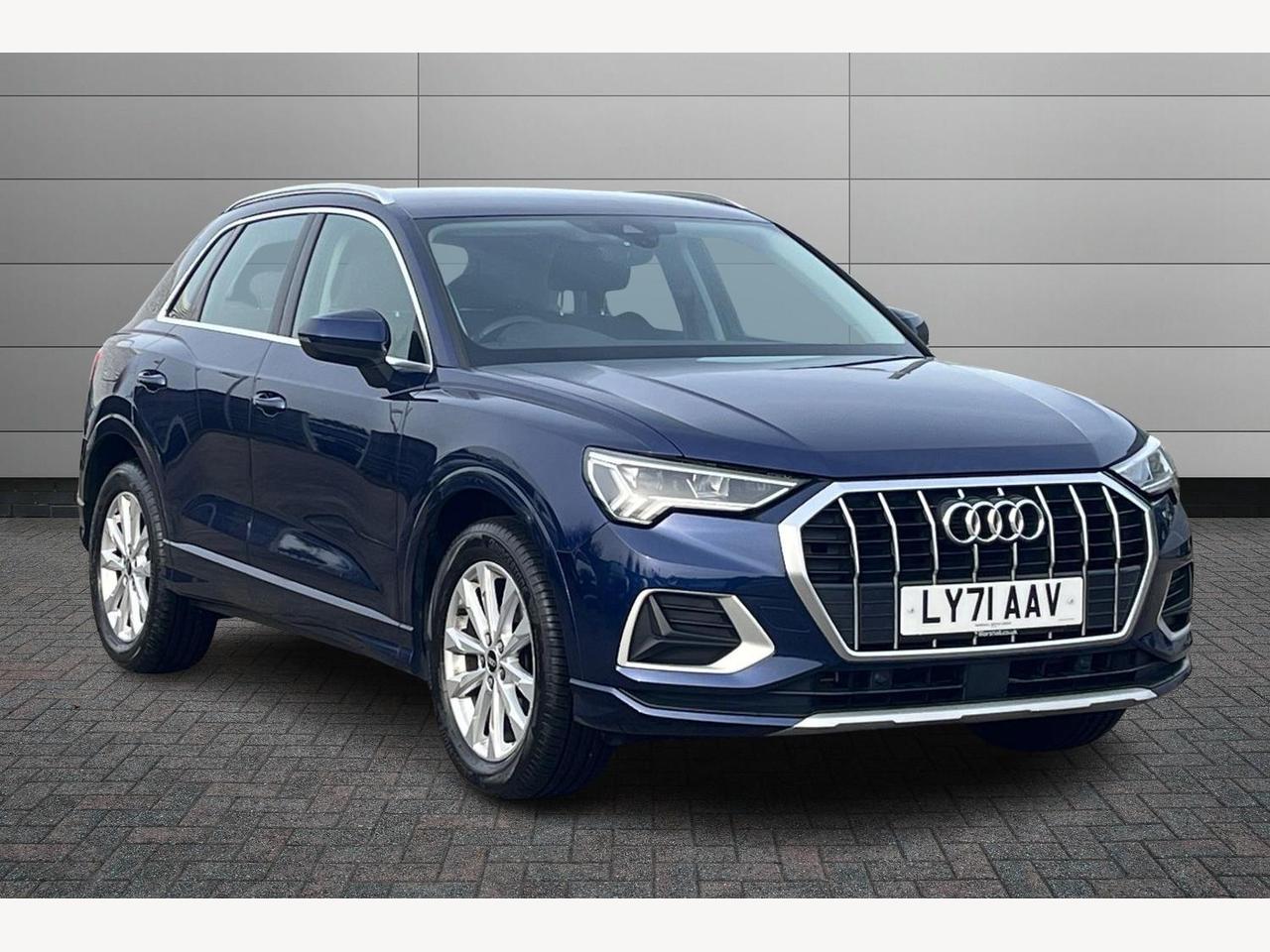 Main listing image - Audi Q3