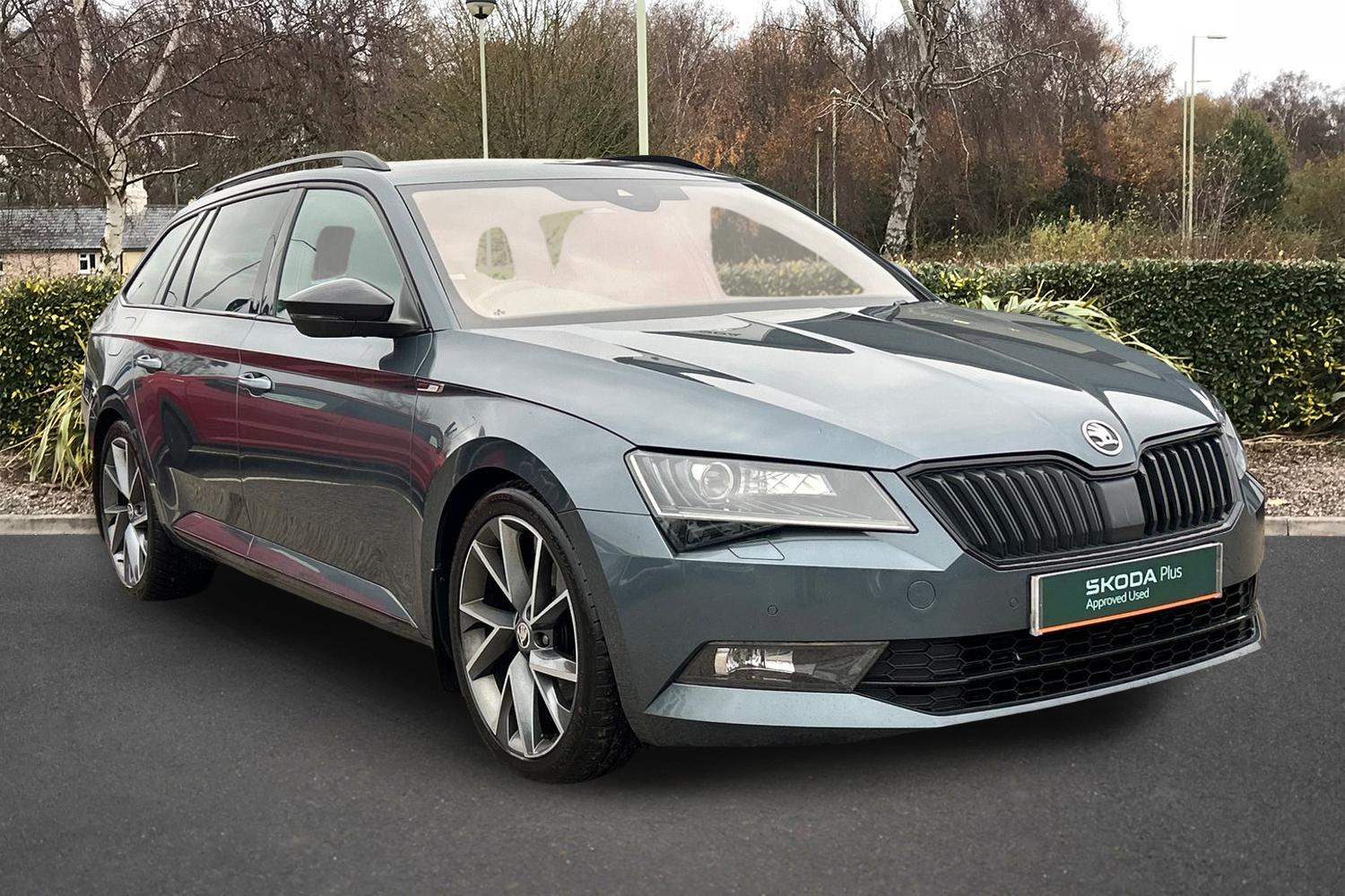 Main listing image - Skoda Superb Estate