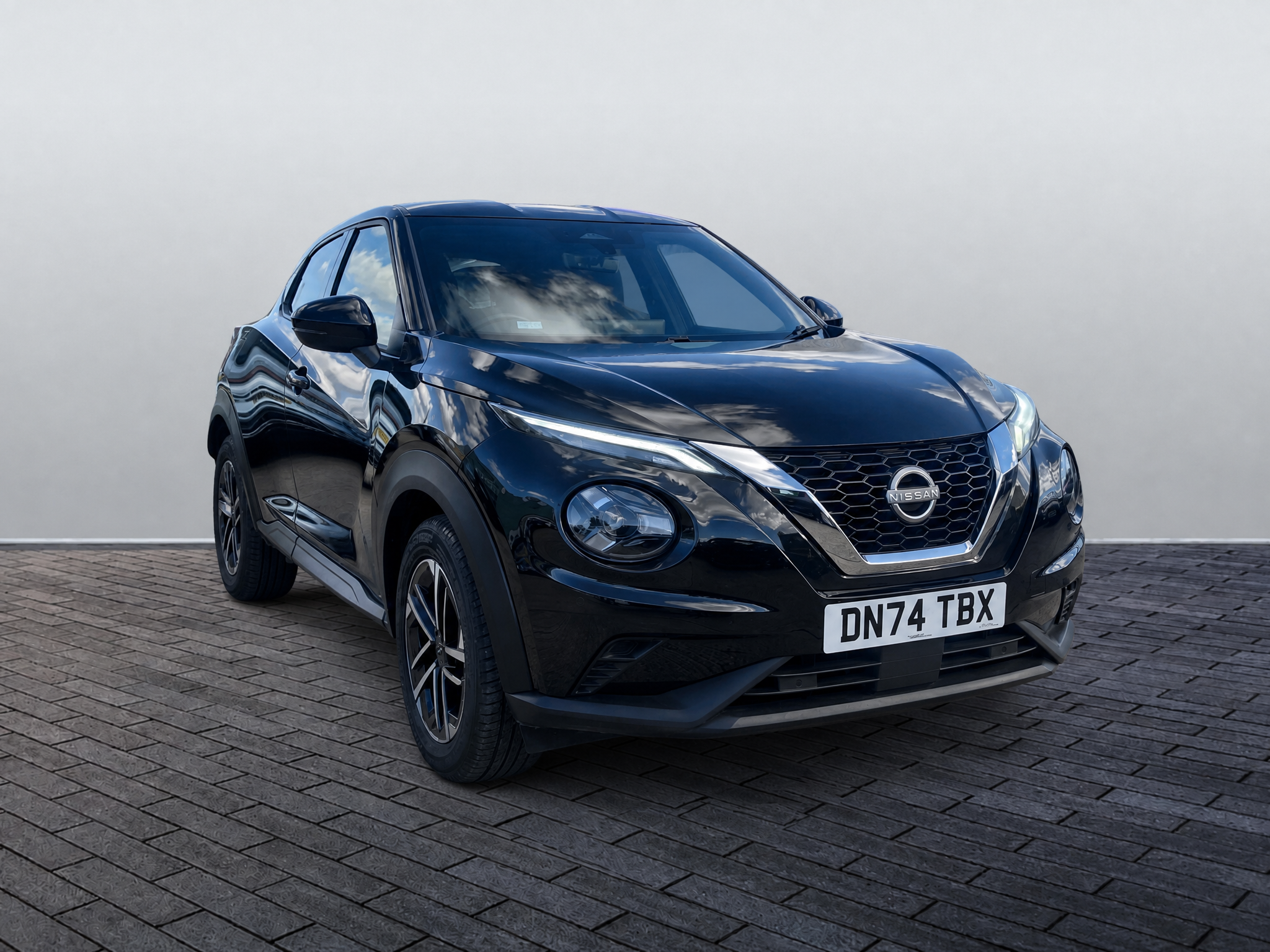 Main listing image - Nissan Juke