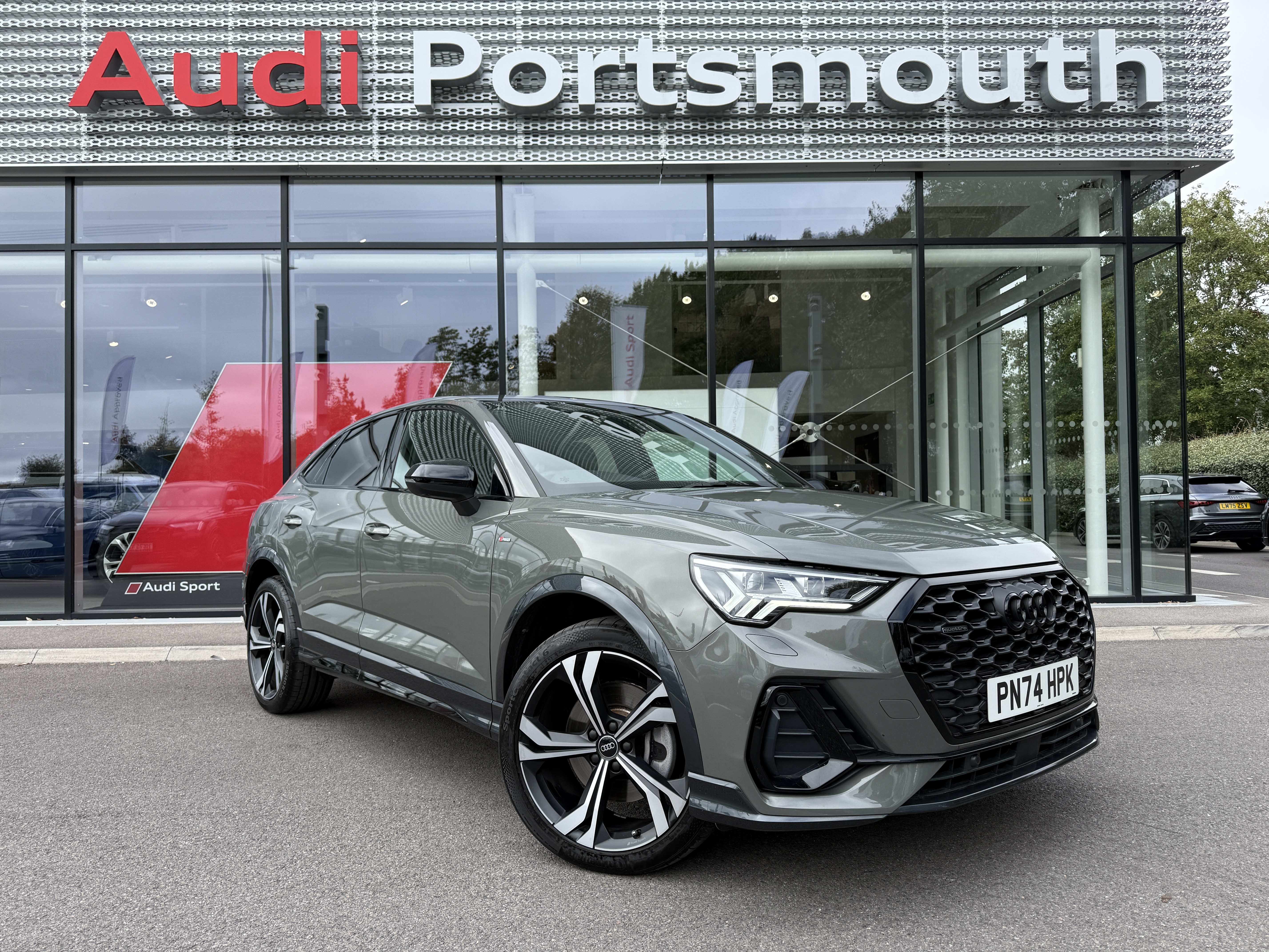 Main listing image - Audi Q3