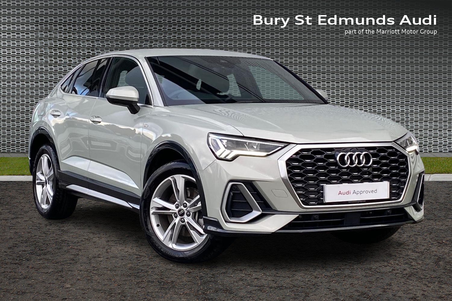 Main listing image - Audi Q3