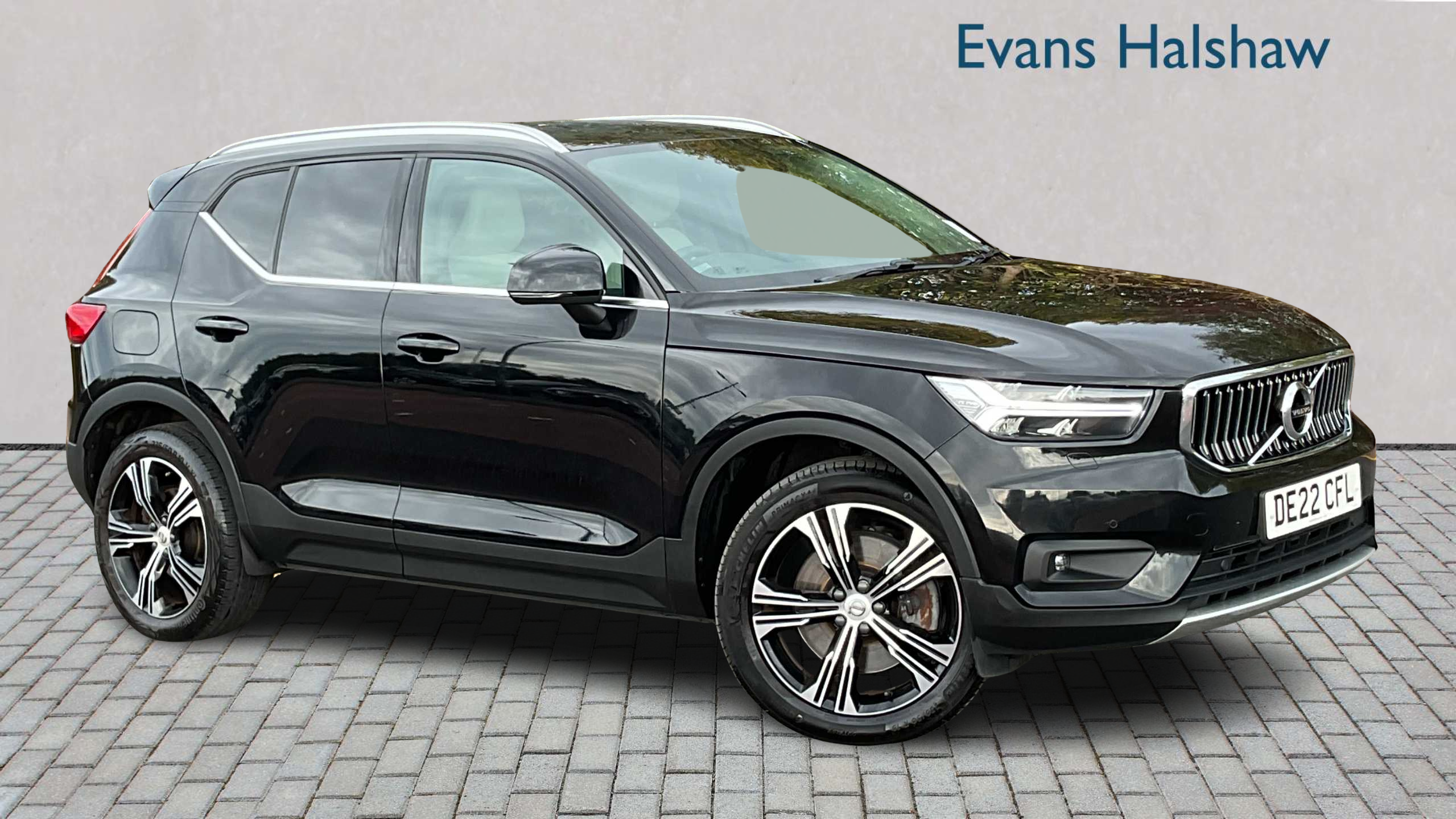 Main listing image - Volvo XC40 Recharge