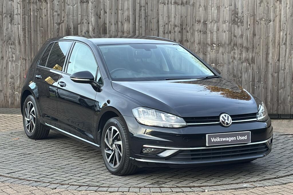 Main listing image - Volkswagen Golf