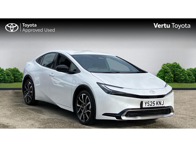 Main listing image - Toyota Prius Plug-In