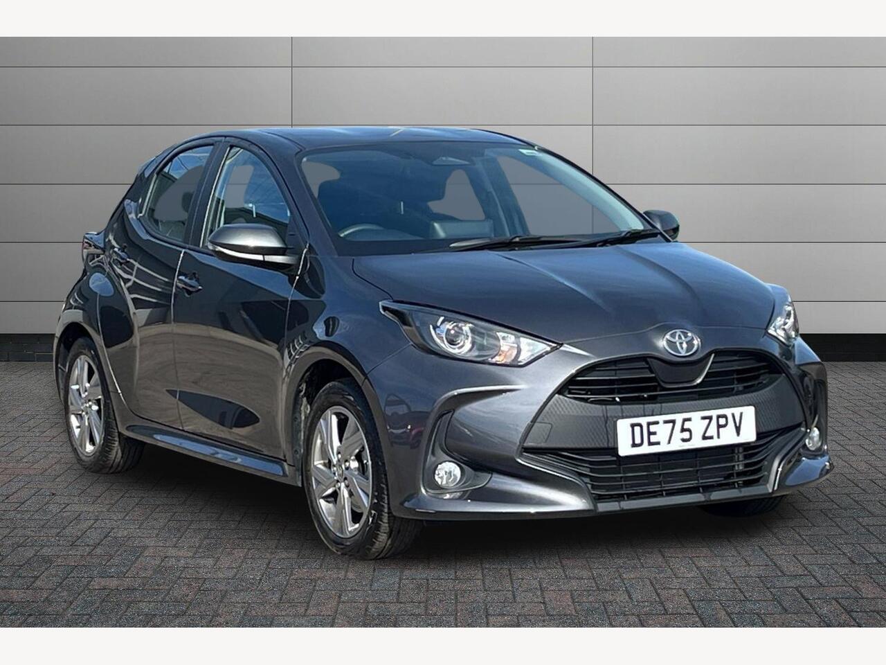 Main listing image - Toyota Yaris