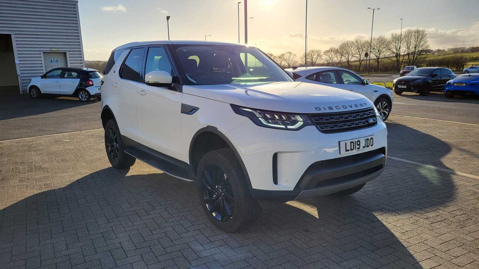 Main listing image - Land Rover Discovery