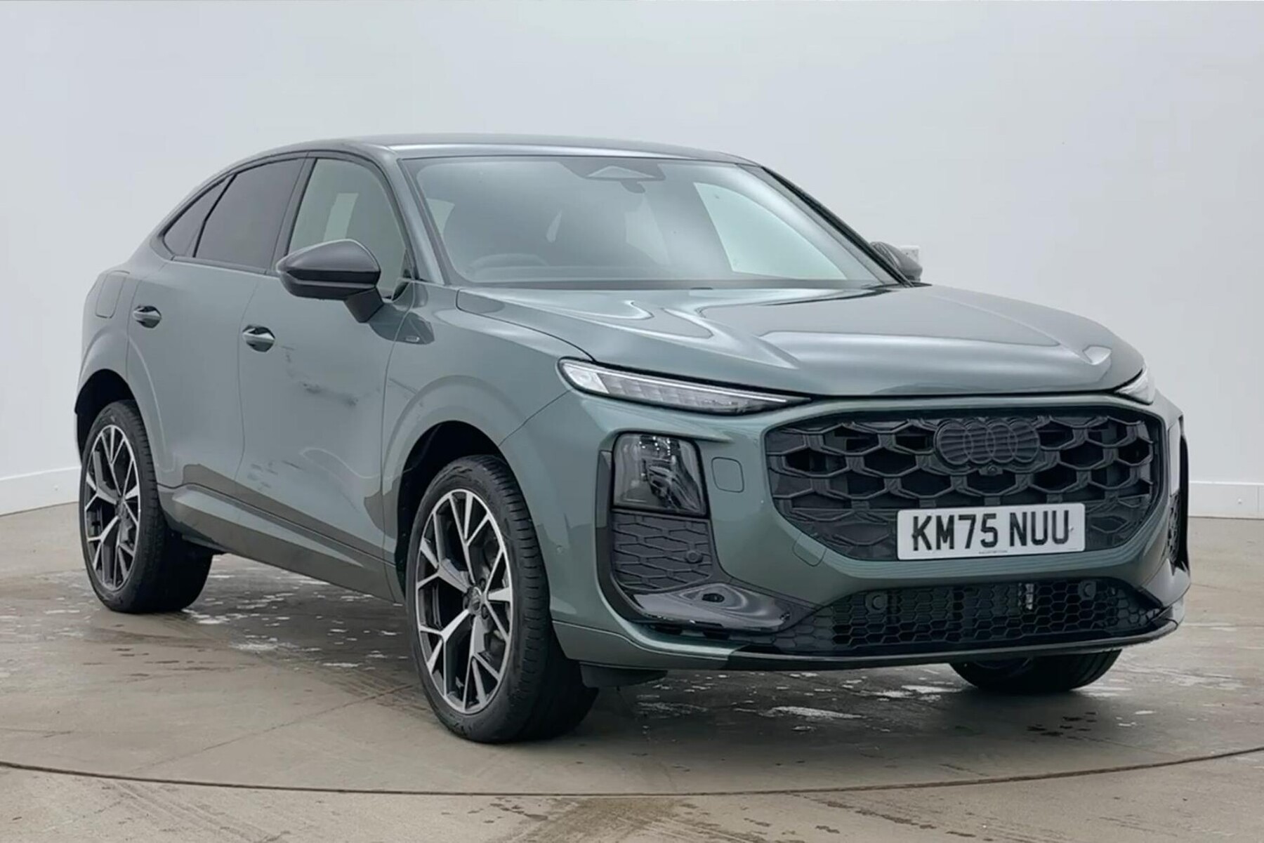Main listing image - Audi Q3