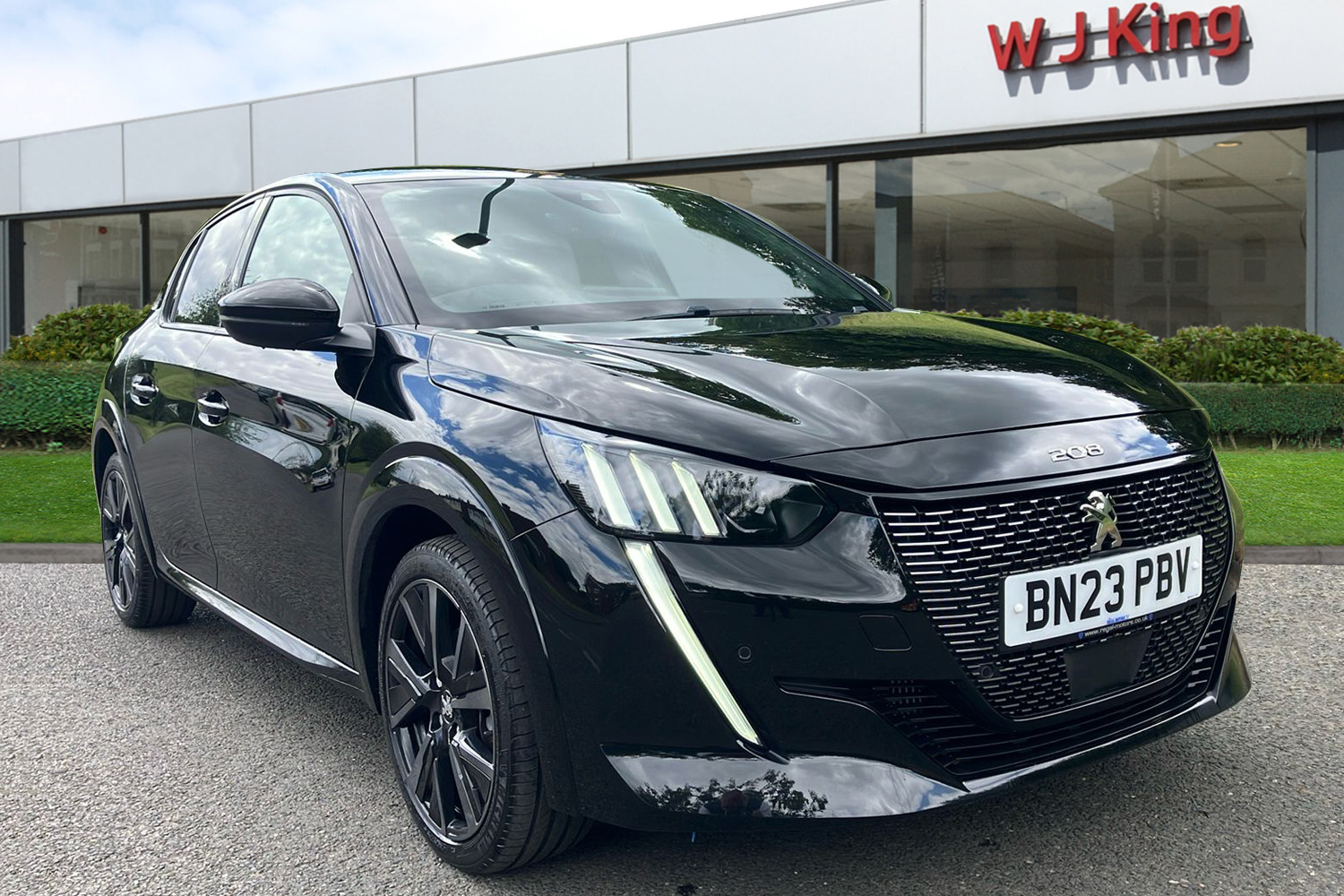 Main listing image - Peugeot 208
