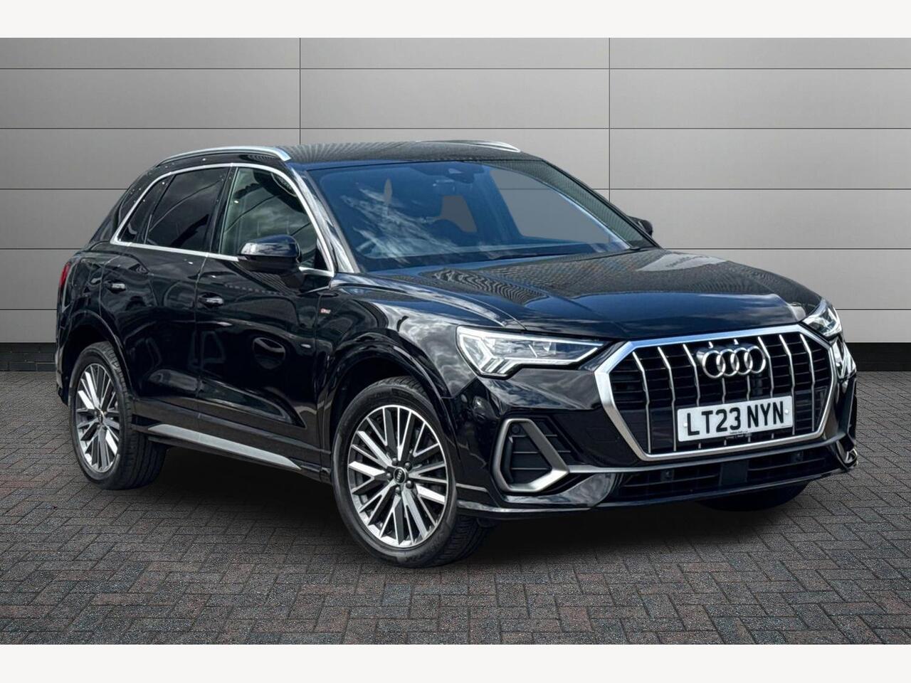 Main listing image - Audi Q3