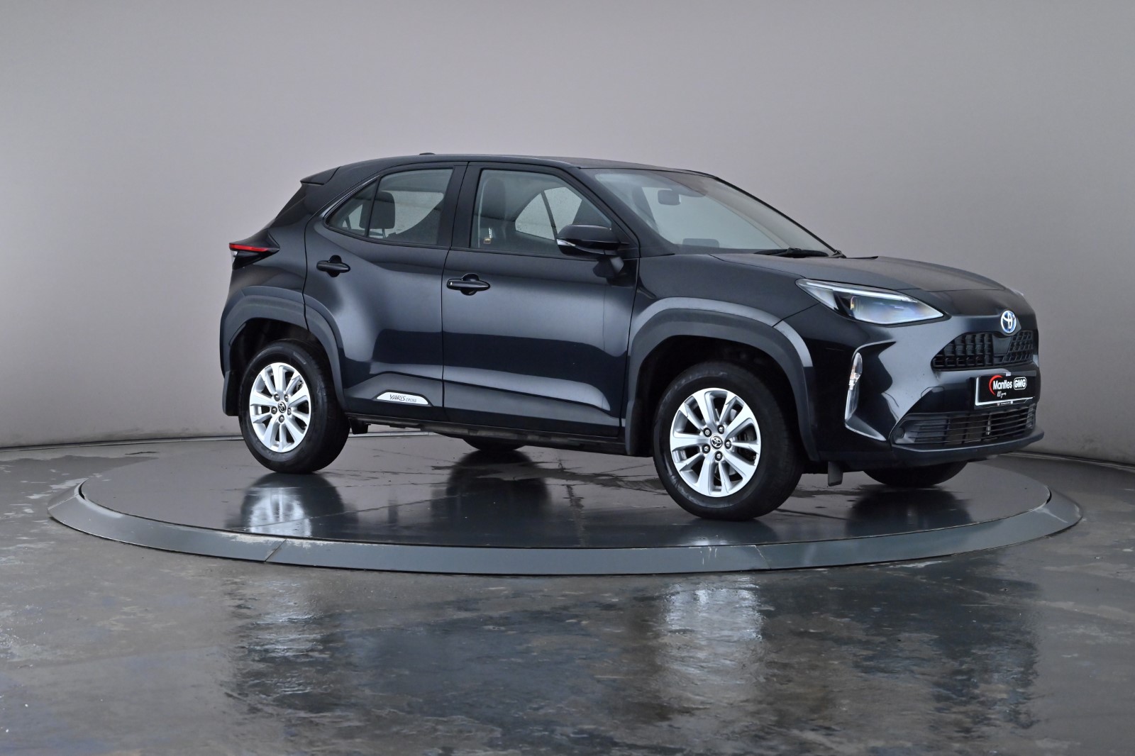 Main listing image - Toyota Yaris Cross