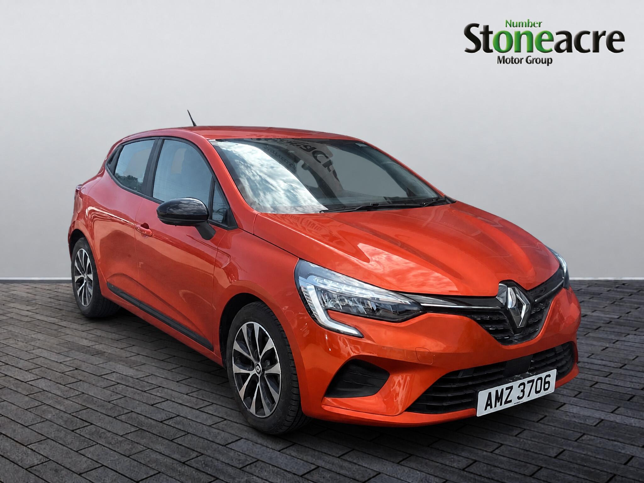 Main listing image - Renault Clio