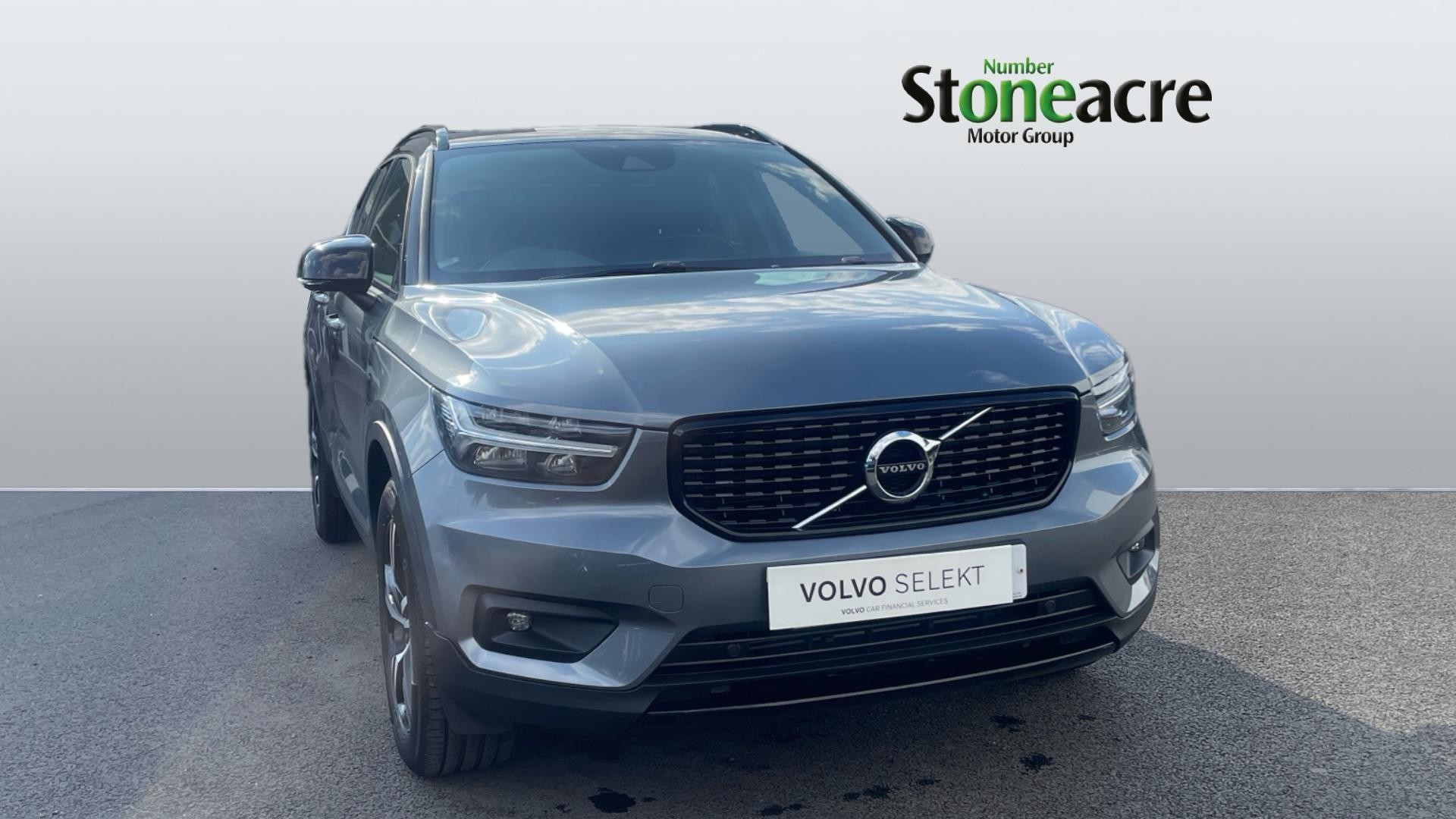 Main listing image - Volvo XC40