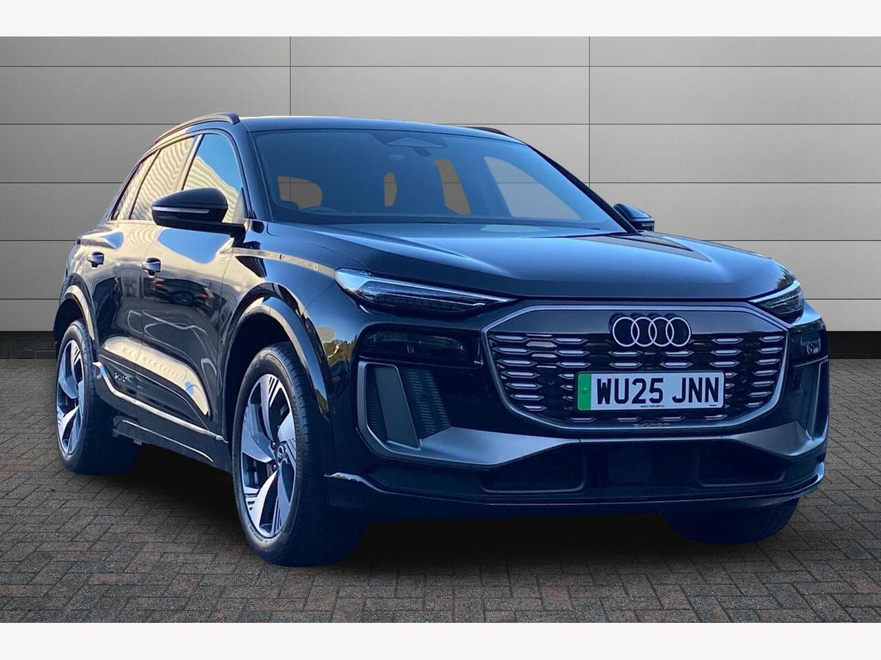 Main listing image - Audi Q6 e-tron