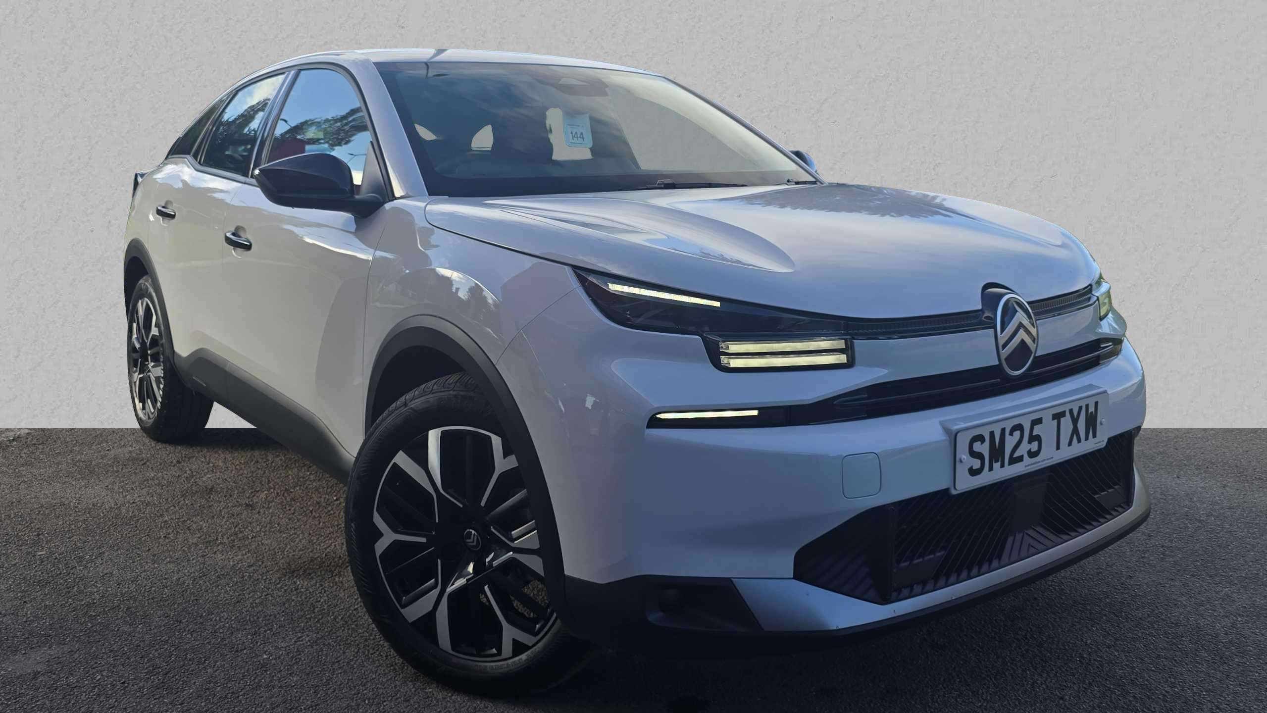 Main listing image - Citroen C4