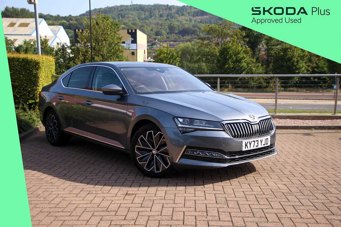 Main listing image - Skoda Superb
