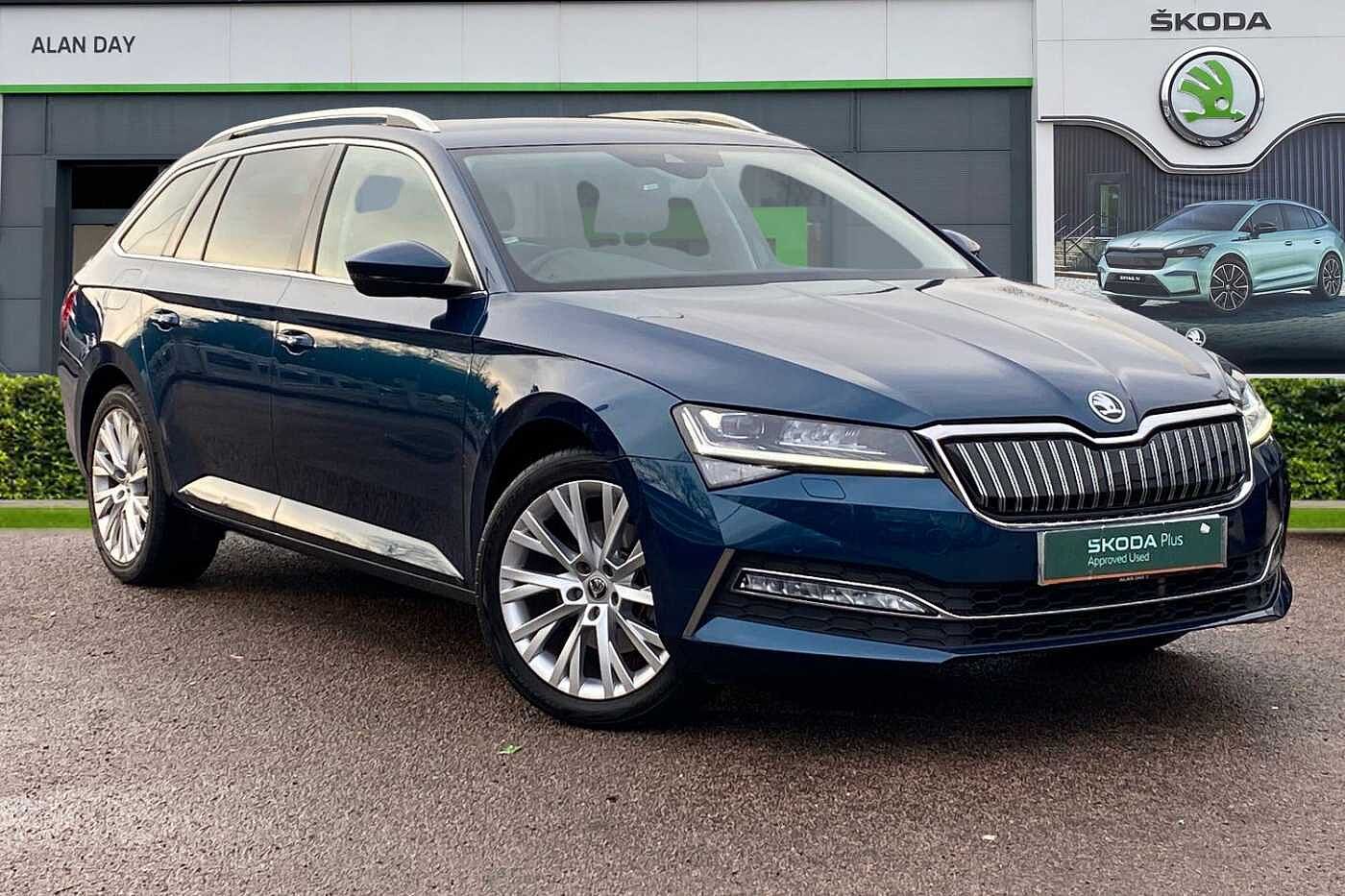 Main listing image - Skoda Superb Estate