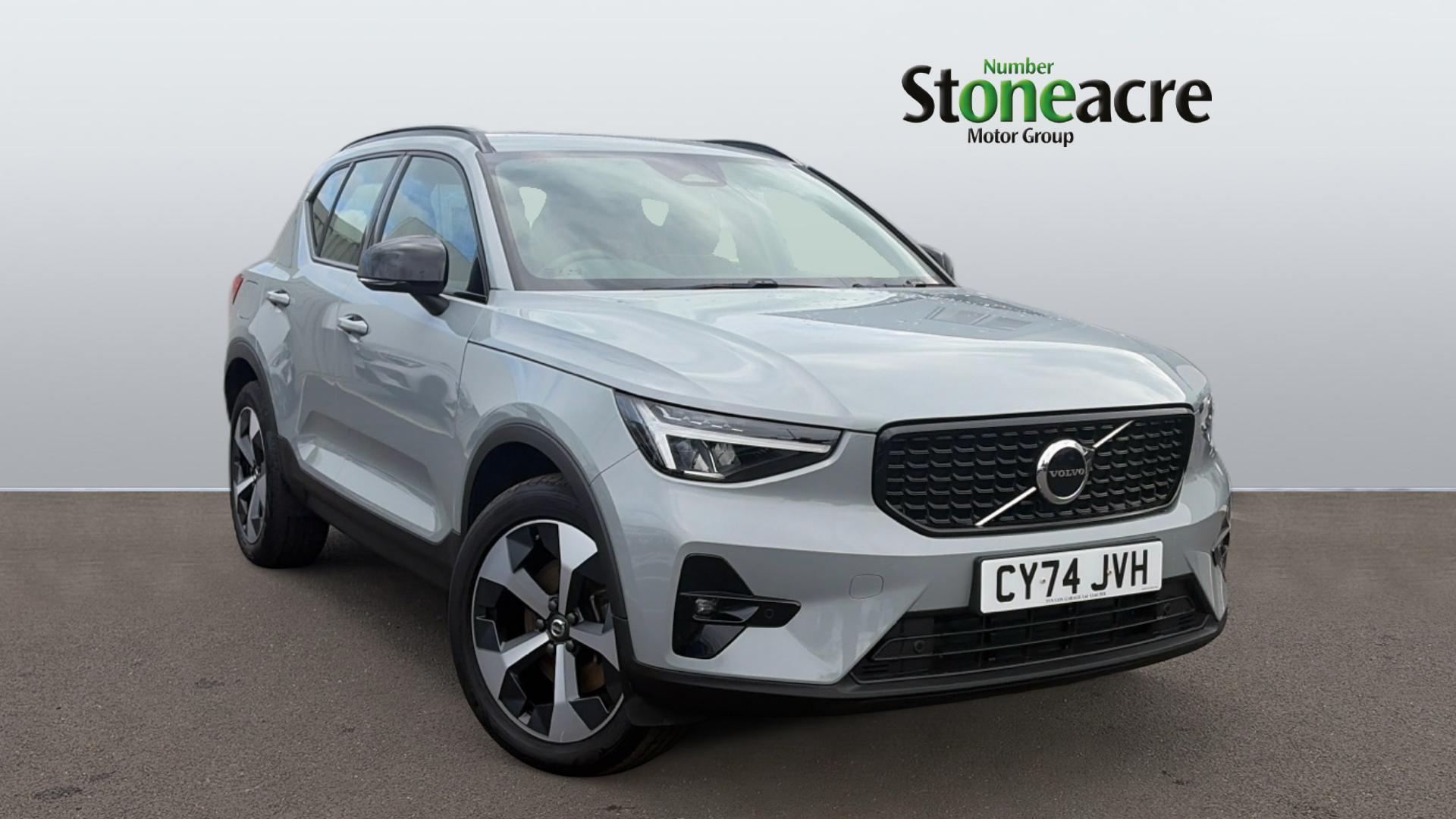 Main listing image - Volvo XC40