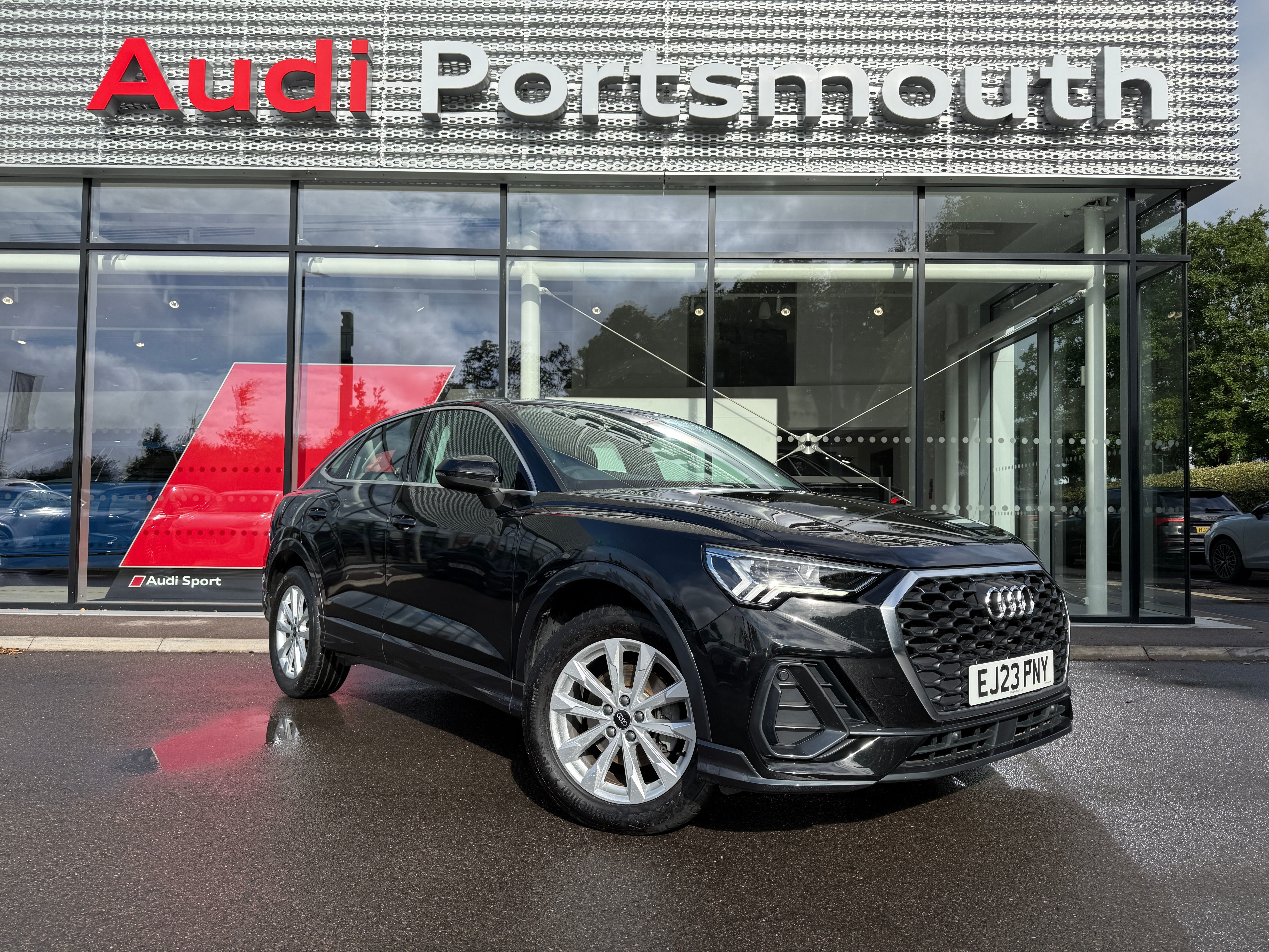 Main listing image - Audi Q3