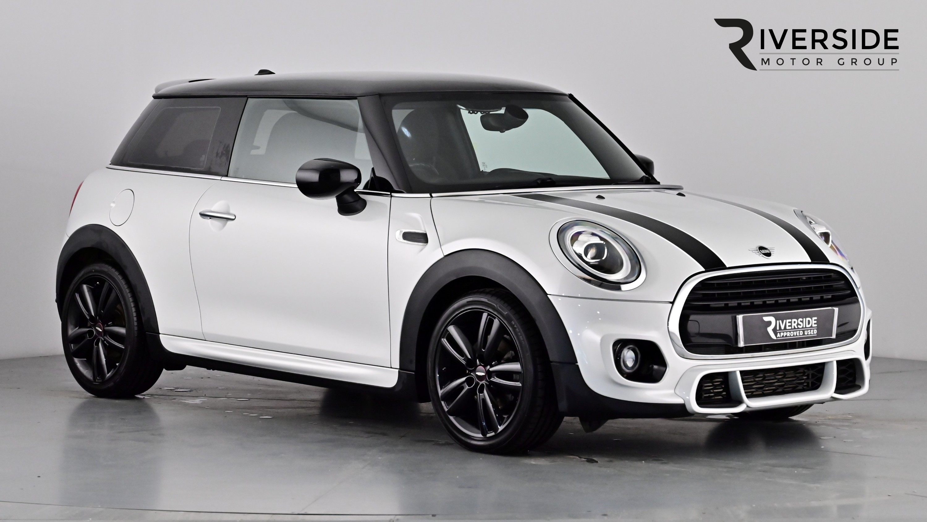 Main listing image - MINI Hatchback