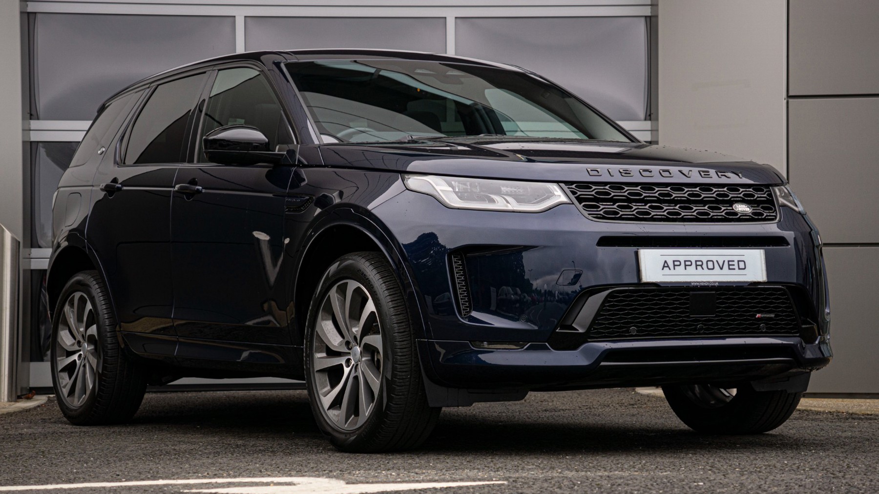 Main listing image - Land Rover Discovery Sport