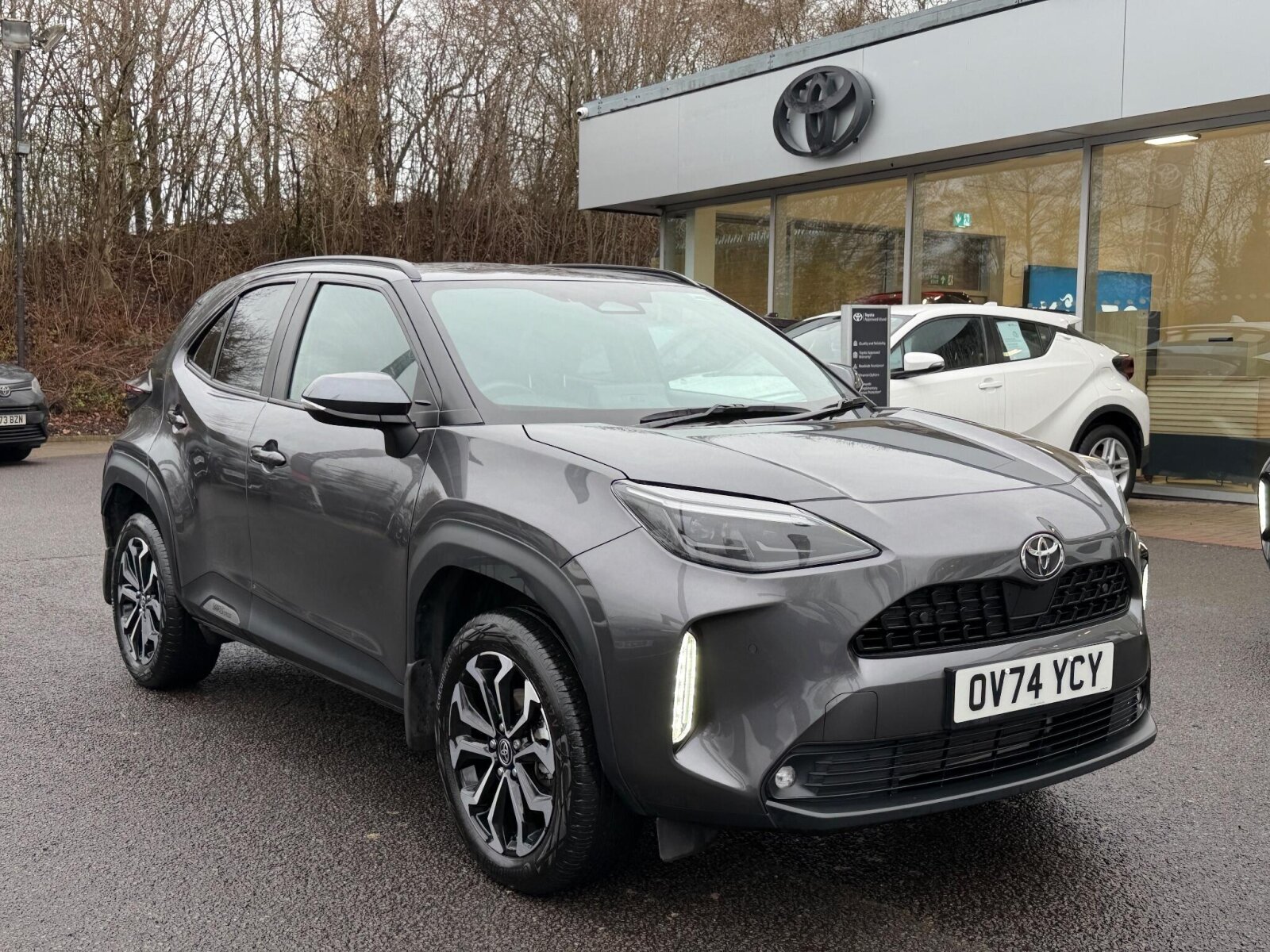 Main listing image - Toyota Yaris Cross