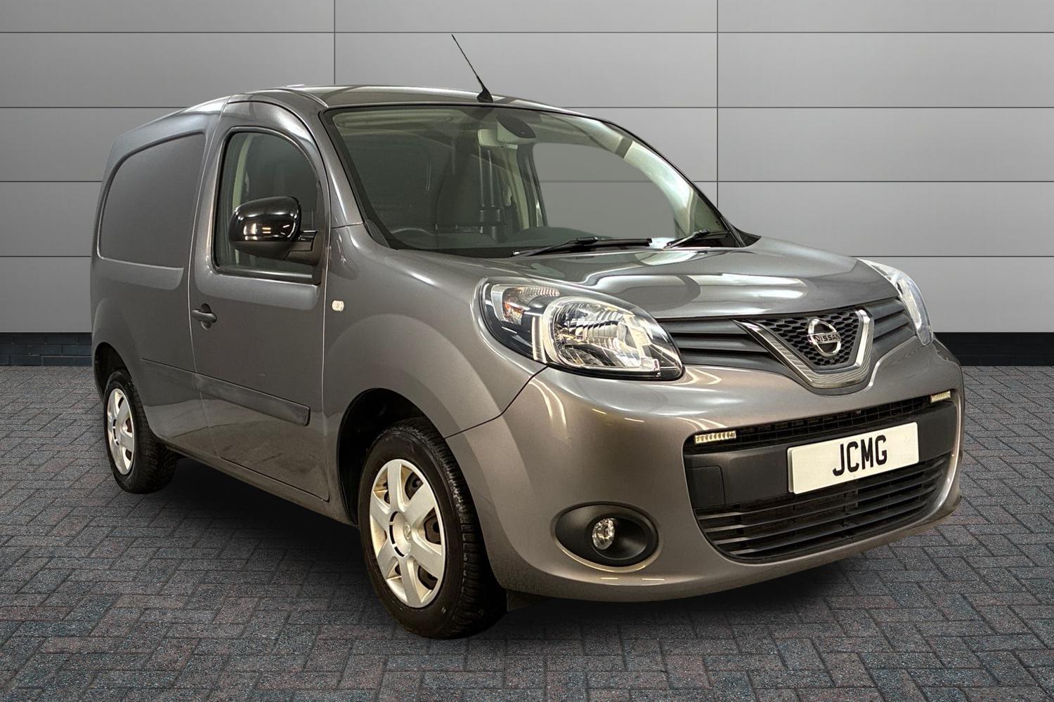 Main listing image - Nissan NV250