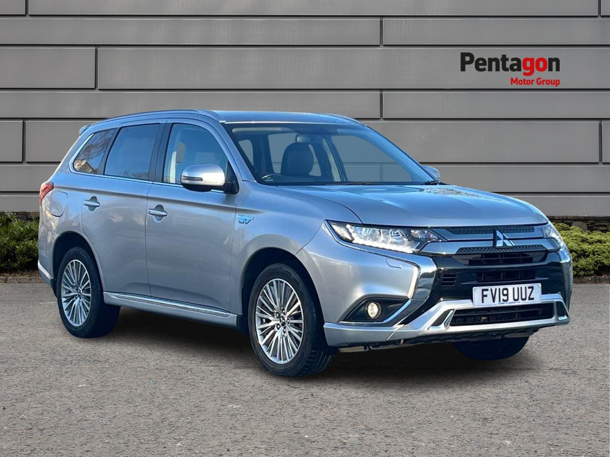 Main listing image - Mitsubishi Outlander