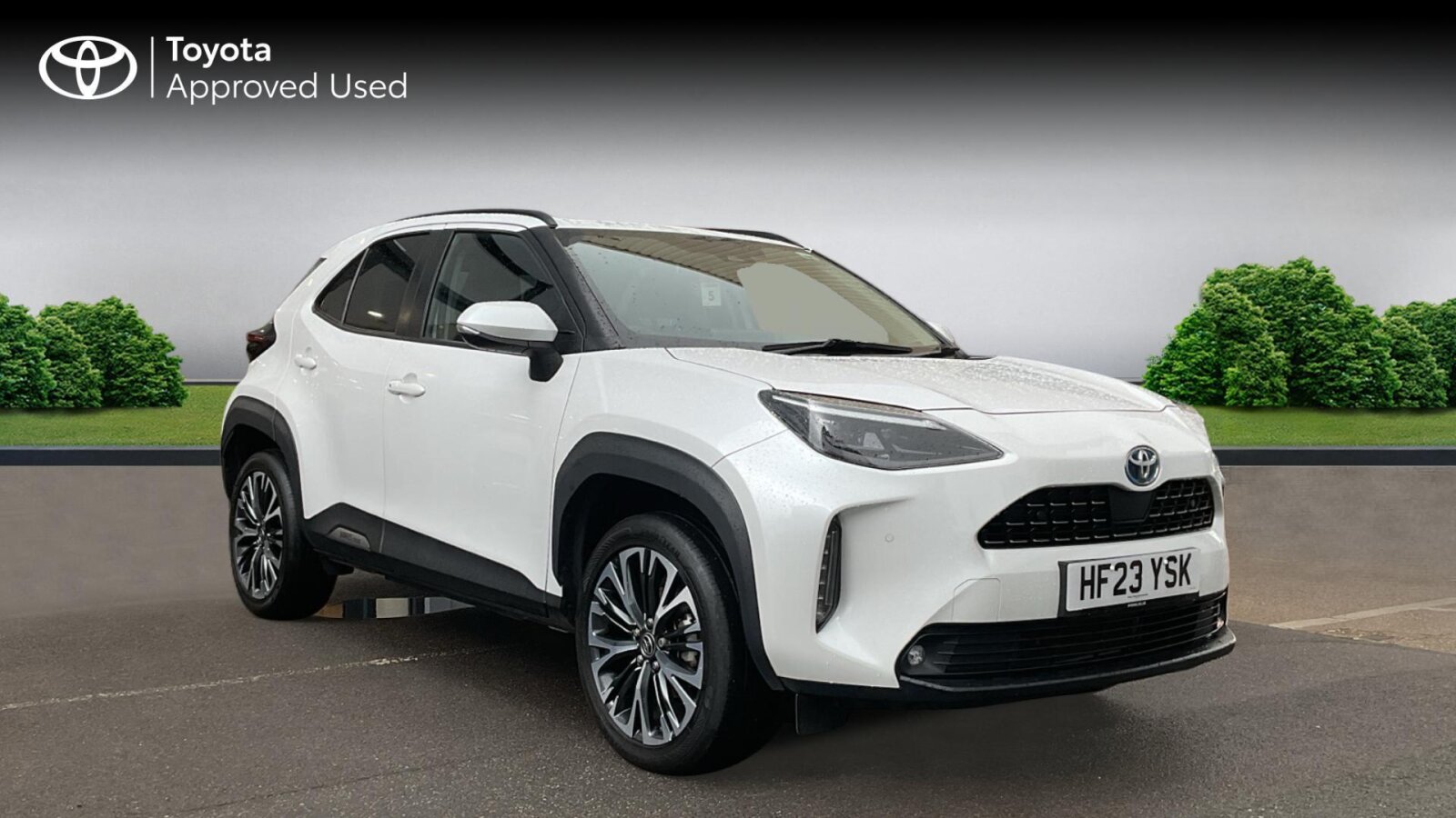 Main listing image - Toyota Yaris Cross