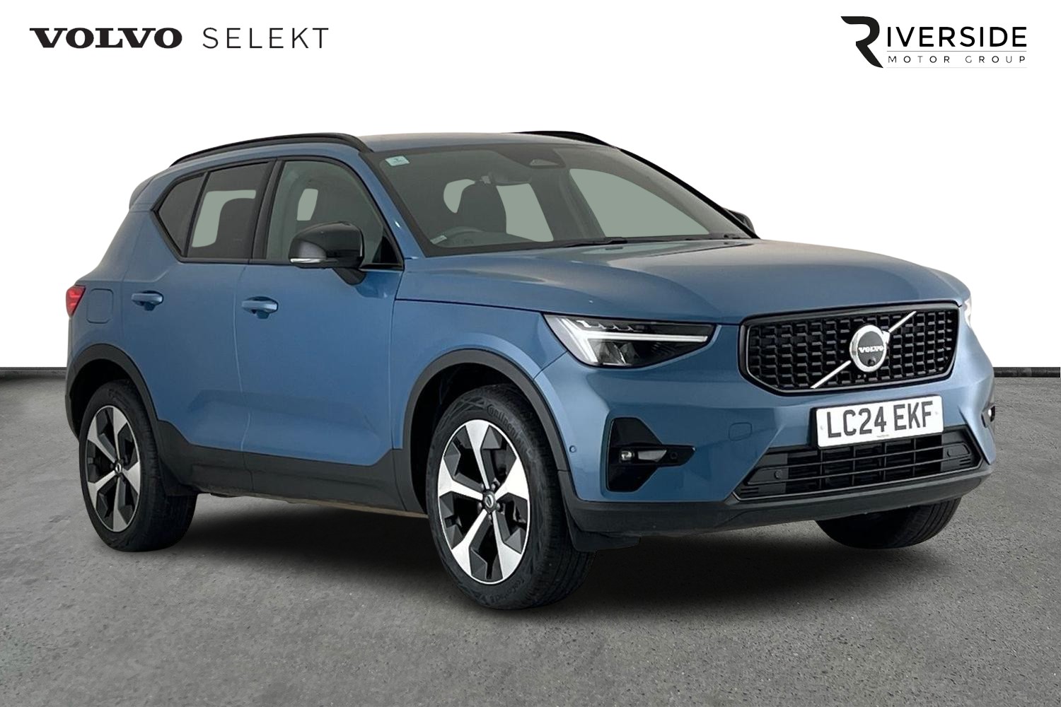 Main listing image - Volvo XC40