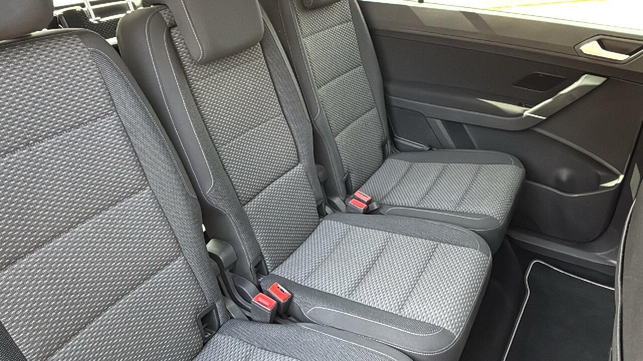 Main listing image - Volkswagen Touran