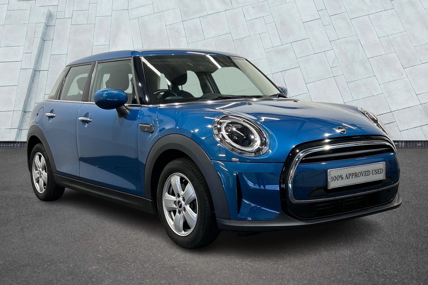 Main listing image - MINI Hatchback 5dr