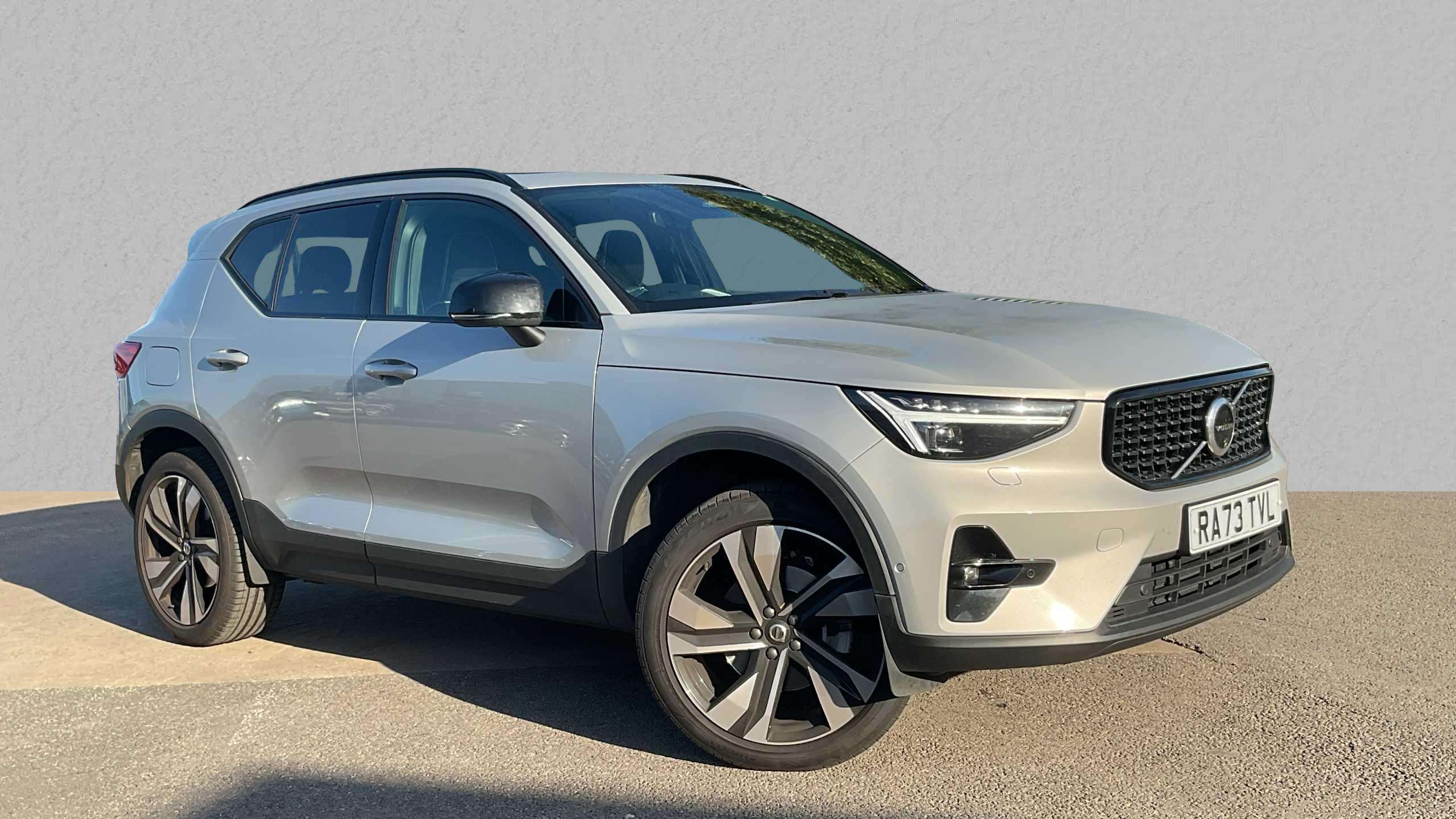 Main listing image - Volvo XC40