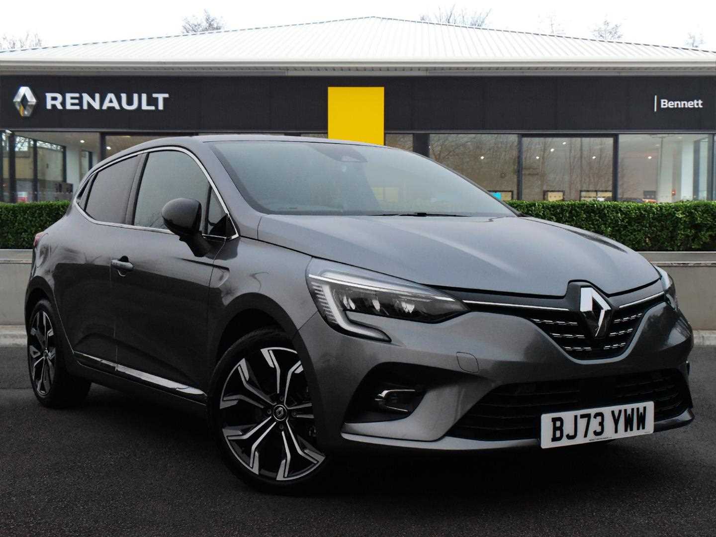 Main listing image - Renault Clio