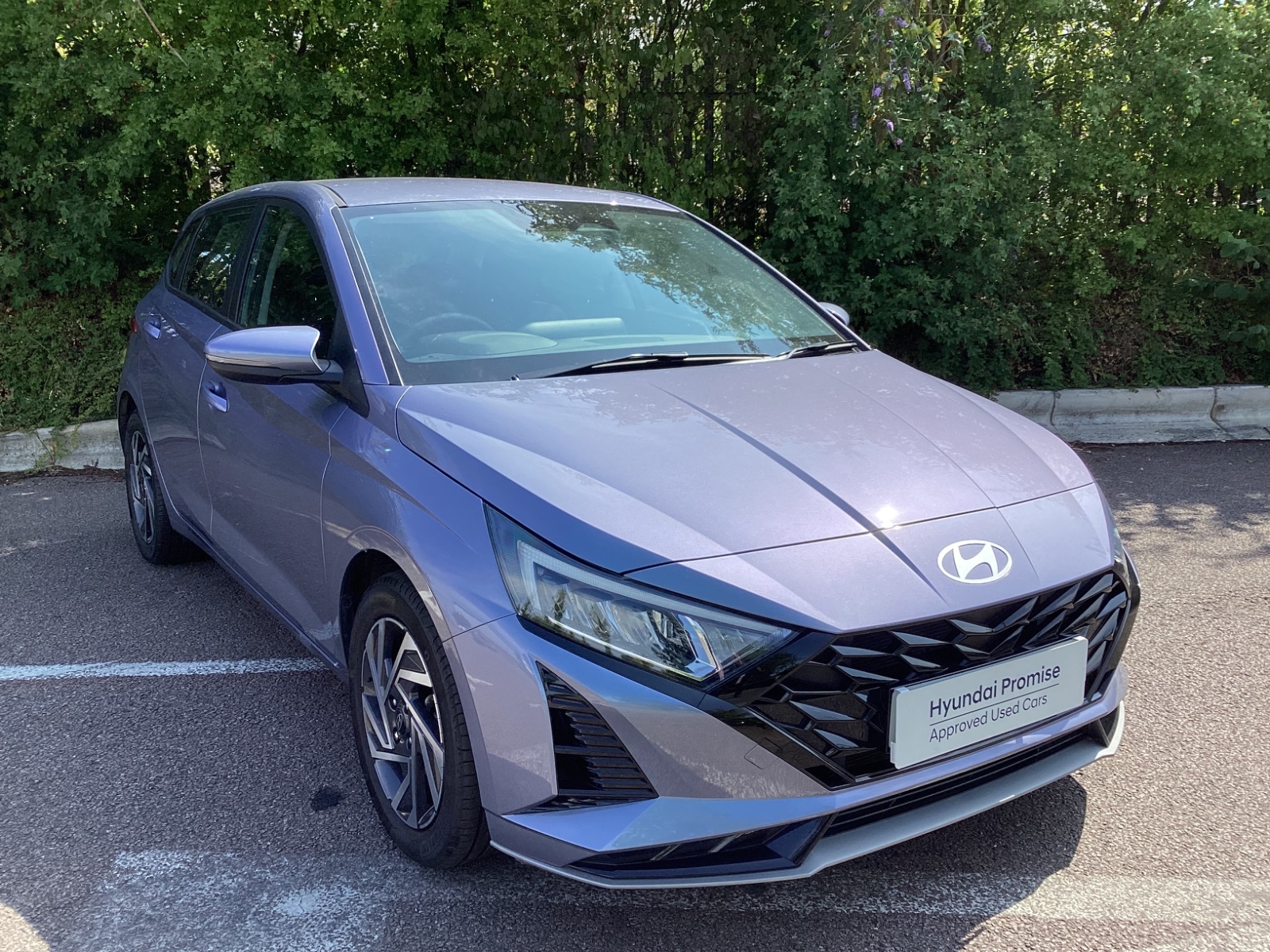 Main listing image - Hyundai i20