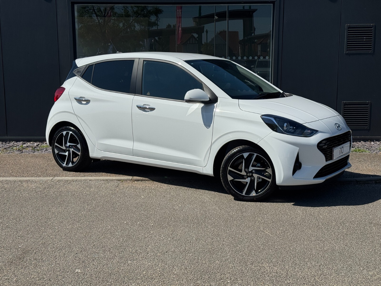 Main listing image - Hyundai i10
