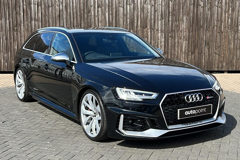 Main listing image - Audi RS4