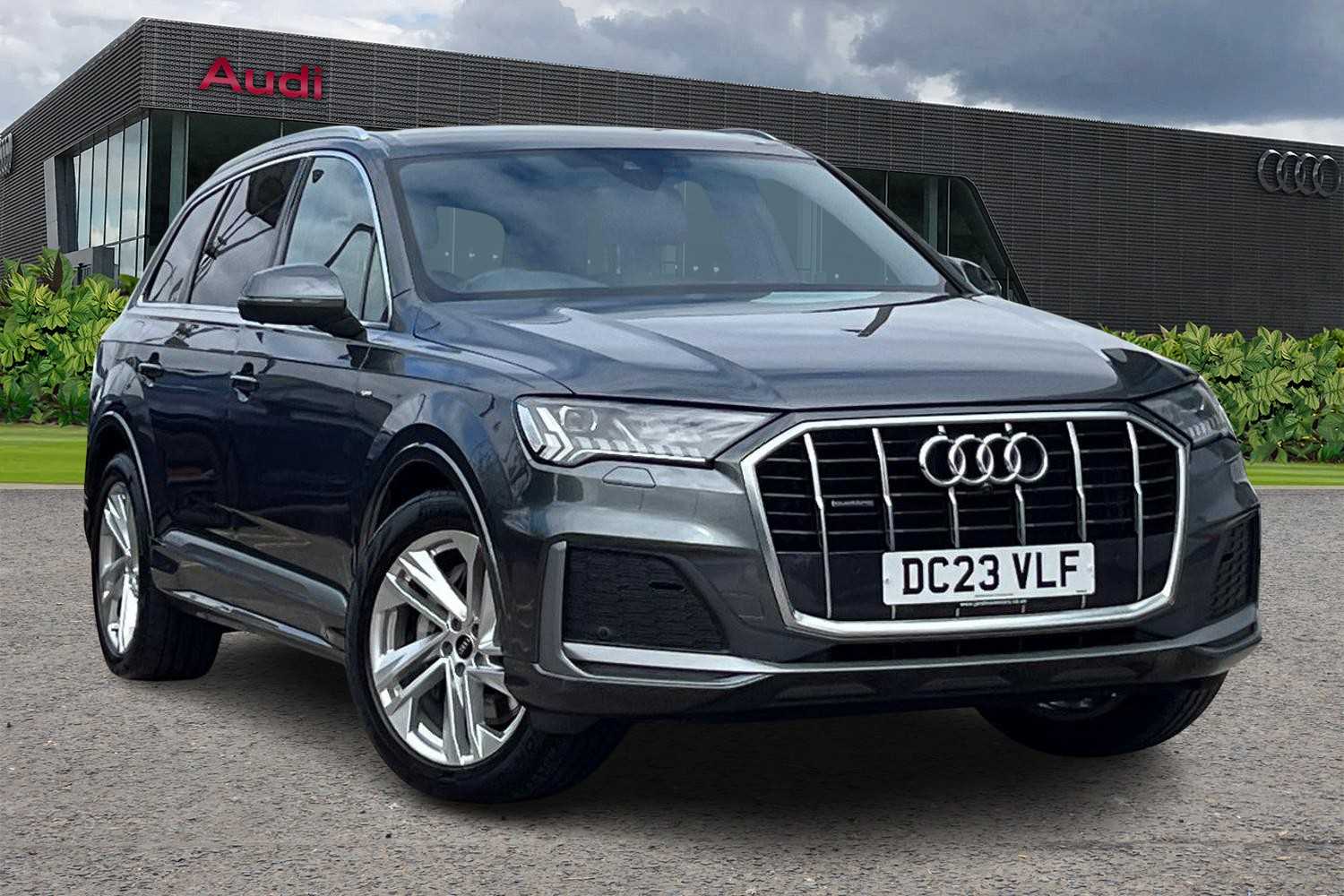 Main listing image - Audi Q7